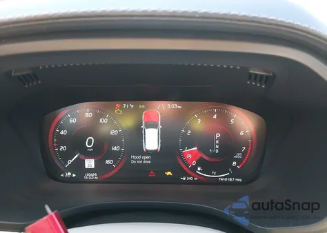 2018 Volvo Xc60 T5 Inscription z USA, uszkodzony, nr VIN YV4102RL2J1011944